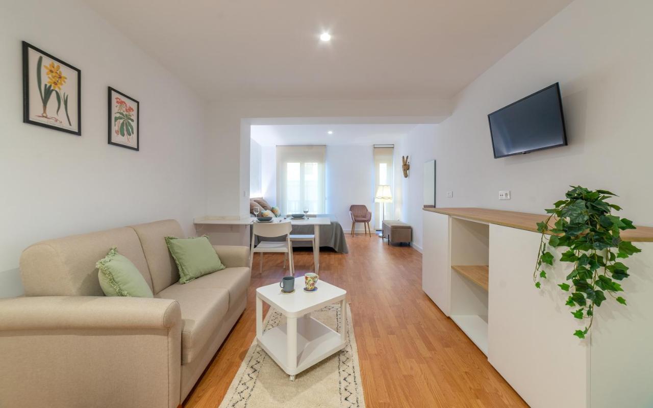 Apartamentos Turísticos Torres De Santiago Úbeda Exterior foto