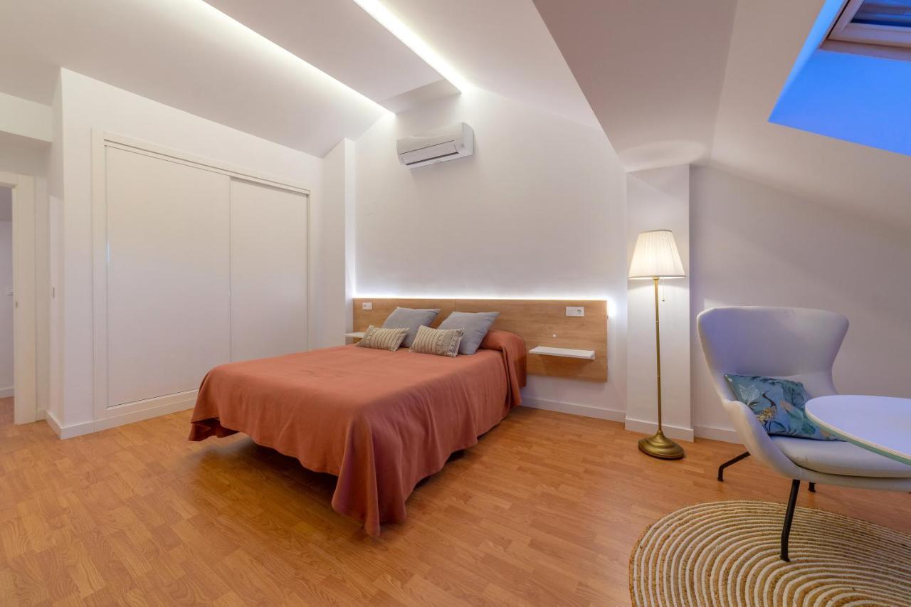 Apartamentos Turísticos Torres De Santiago Úbeda Exterior foto